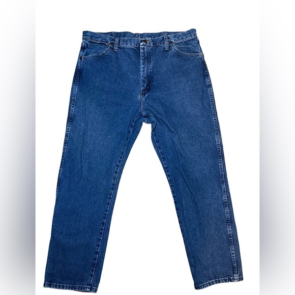 Wrangler relaxed fit jeans 38x30 - Picture 1 of 3